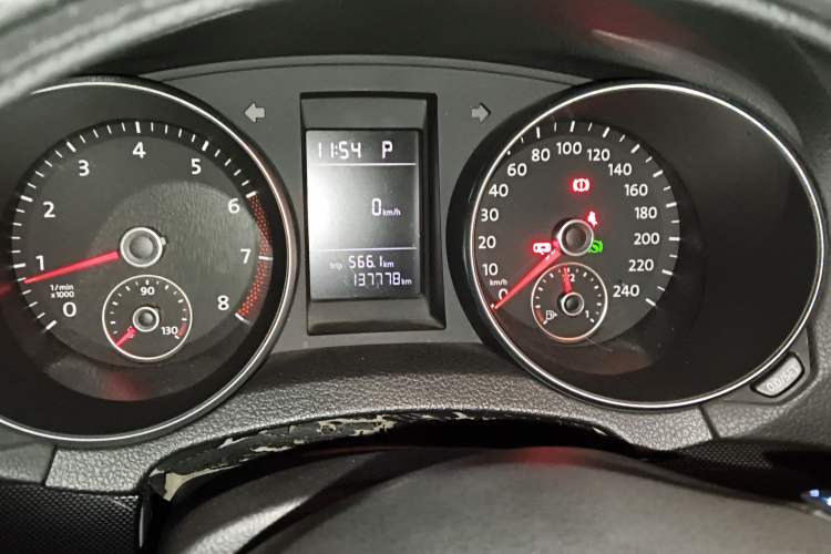 Used Volkswagen Golf 2011 1.4 TSI Automatic Comfort Model Instrument Cluster