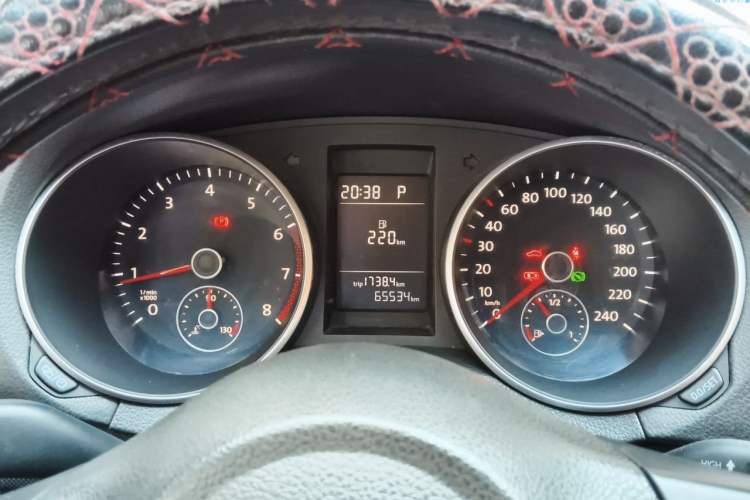 Used Volkswagen Golf 2011 1.4 TSI Automatic Comfort Model Instrument Cluster