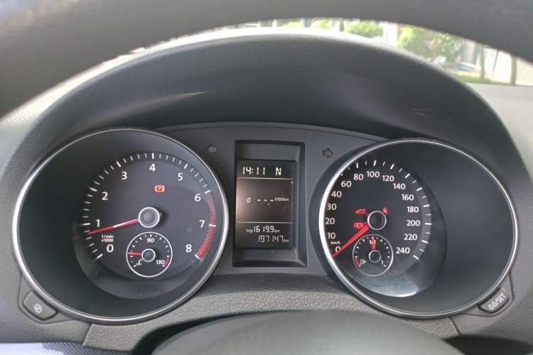 Used Volkswagen Golf 2011 1.4 TSI Automatic Comfort Model Instrument Cluster