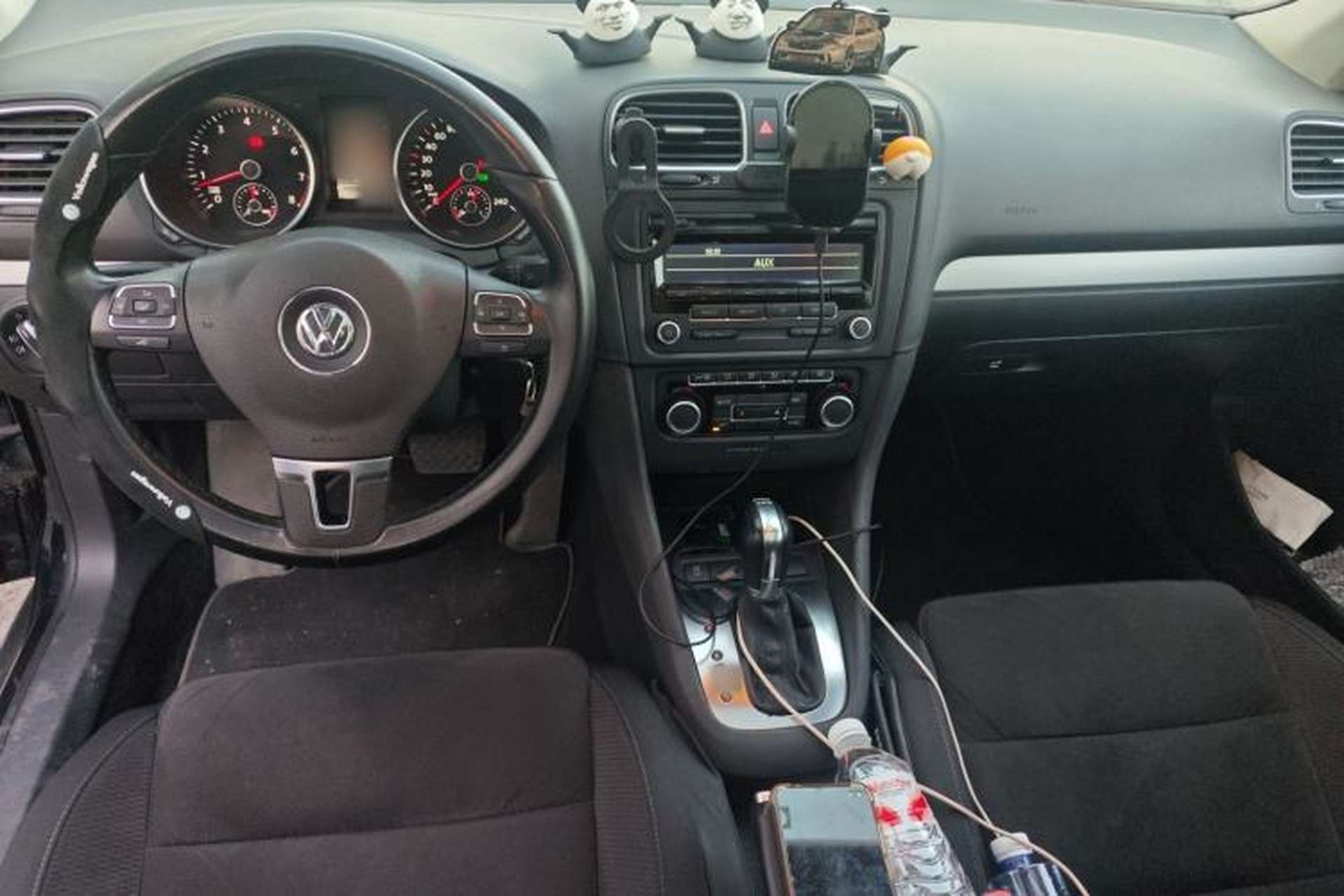 Used Volkswagen Golf 2011 1.4 TSI Comfort Travel Edition Interior 2