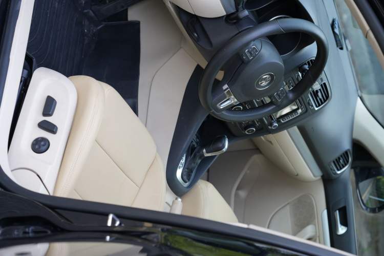 Used Volkswagen Golf 2011 1.4 TSI Luxury Touring Edition Interior 2