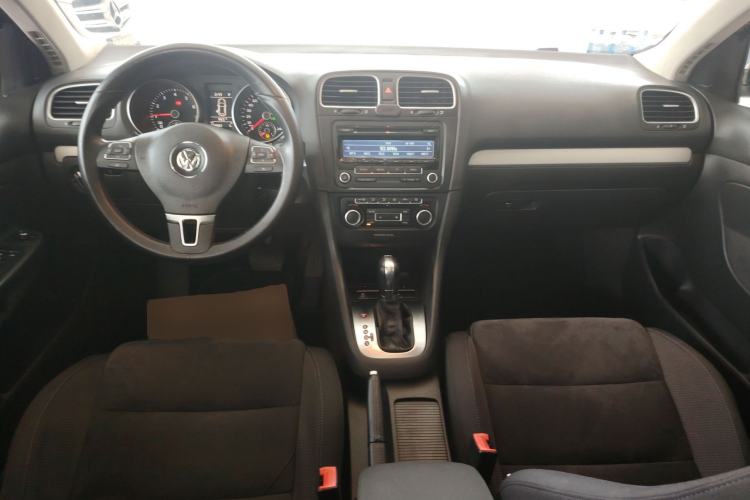 Used Volkswagen Golf 2011 1.4 TSI Comfort Travel Edition Interior 2