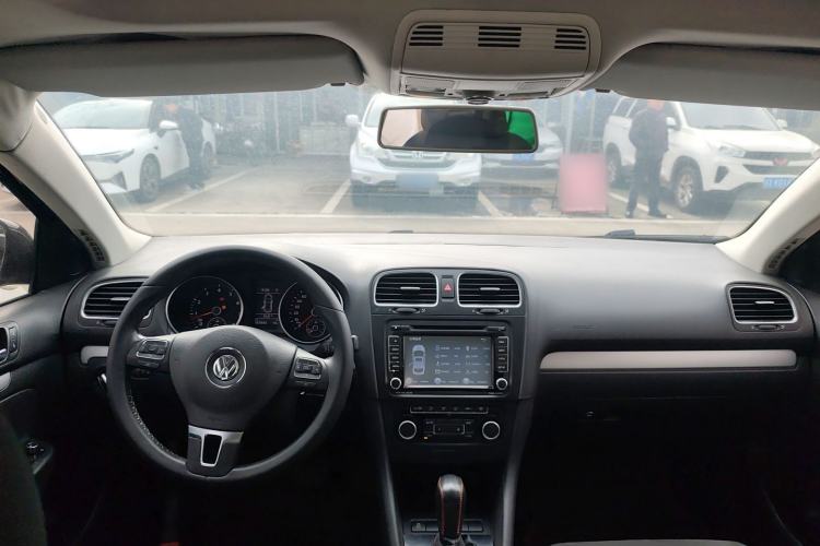 Used Volkswagen Golf 2011 1.4 TSI Comfort Travel Edition Interior 2
