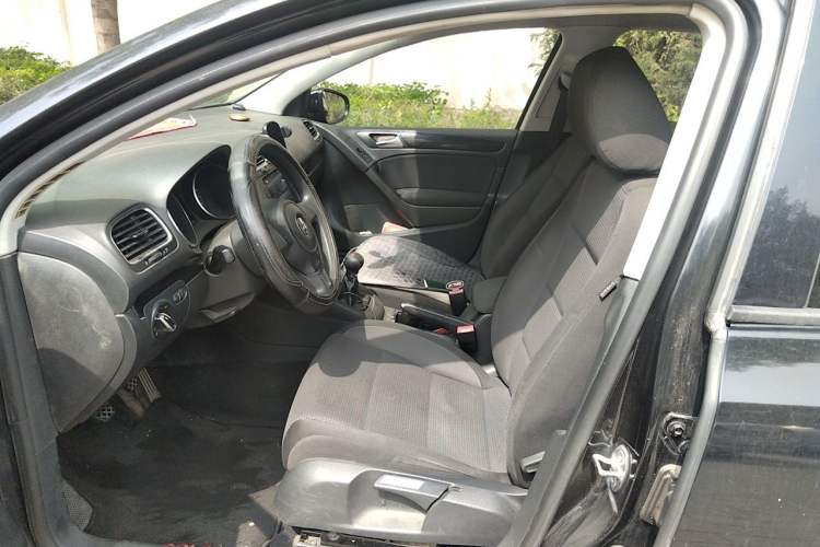 Used Volkswagen Golf 2011 1.6 Manual Comfort Model Left Front Seat