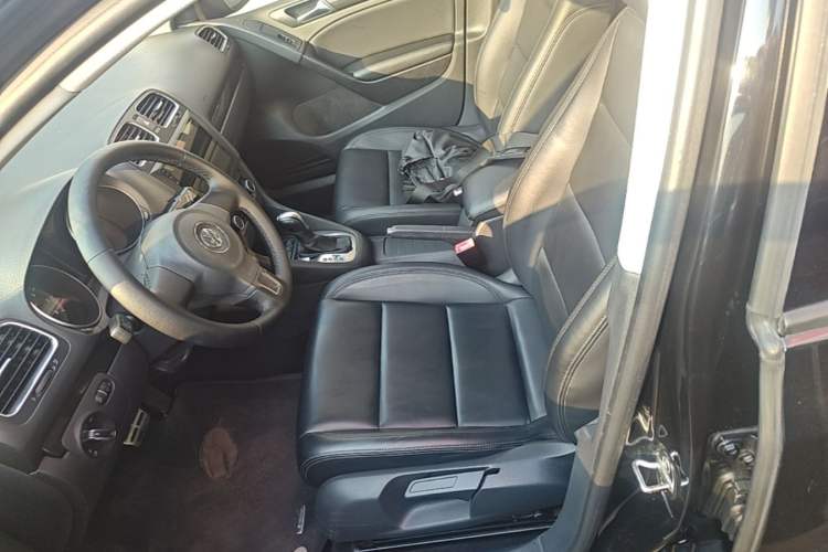 Used Volkswagen Golf 2011 1.6L Automatic Comfort Model Left Front Seat