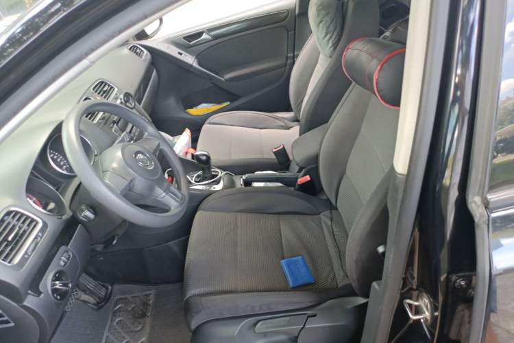 Used Volkswagen Golf 2011 1.4 TSI Automatic Comfort Model Left Front Seat