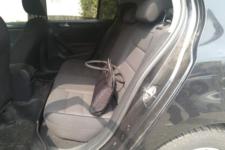 Used Volkswagen Golf 2011 1.6 Manual Comfort Model Left Rear Seat