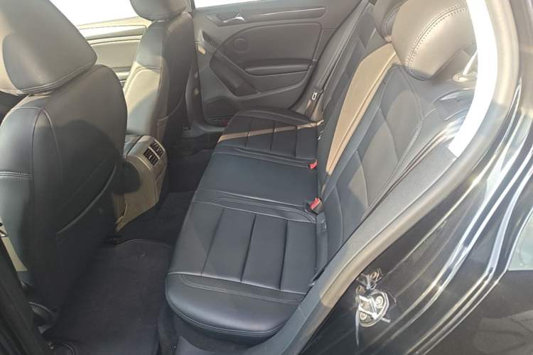 Used Volkswagen Golf 2011 1.6L Automatic Comfort Model Left Rear Seat