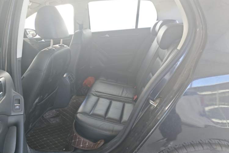 Used Volkswagen Golf 2011 1.4 TSI Automatic Comfort Model Left Rear Seat