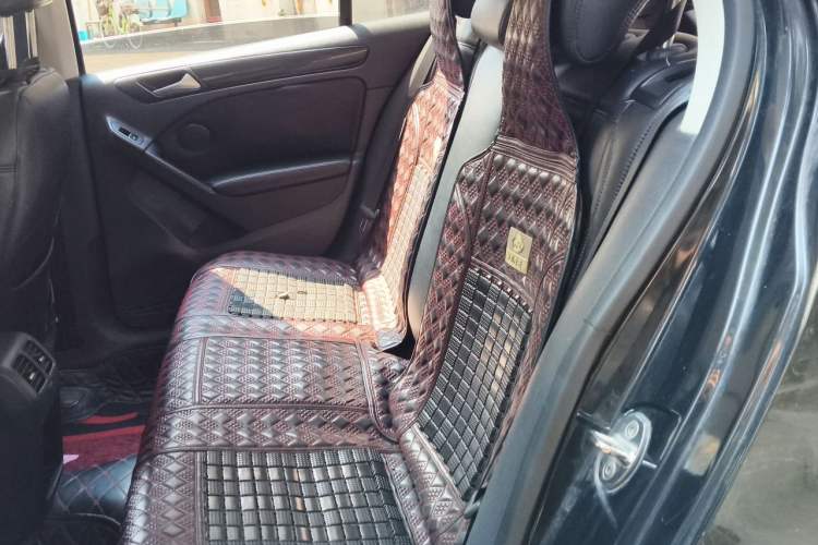 Used Volkswagen Golf 2011 1.4 TSI Automatic Comfort Model Left Rear Seat