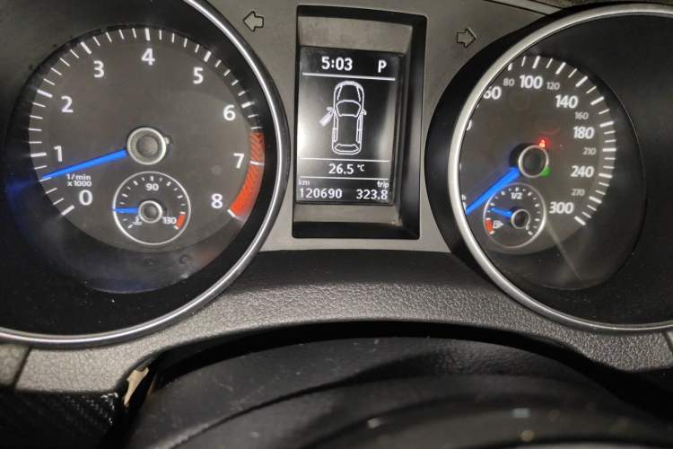 Used Volkswagen Golf 2011 2.0 TSI R Odometer Close Up