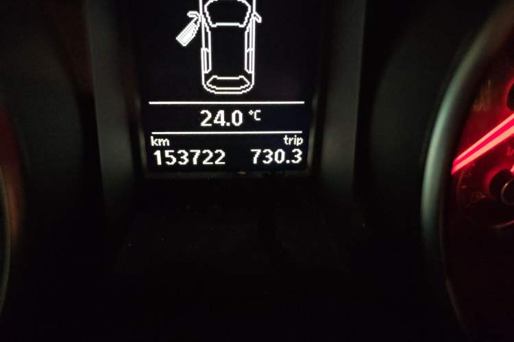 Used Volkswagen Golf 2011 1.4 TSI Automatic Luxury Edition Odometer Close Up