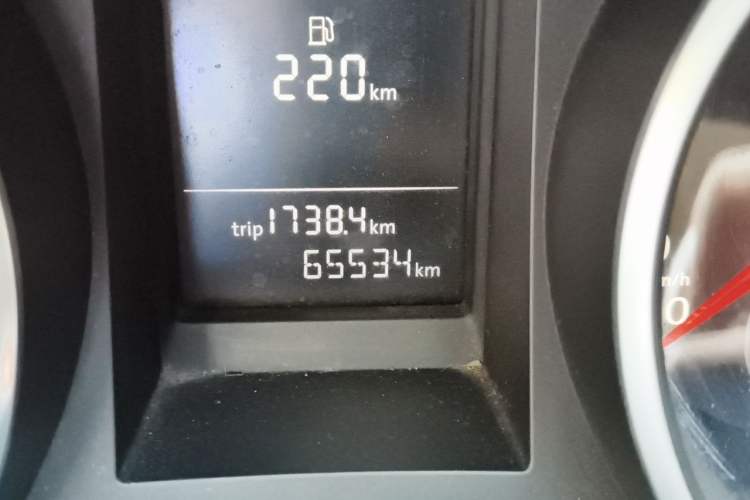 Used Volkswagen Golf 2011 1.4 TSI Automatic Comfort Model Odometer Close Up