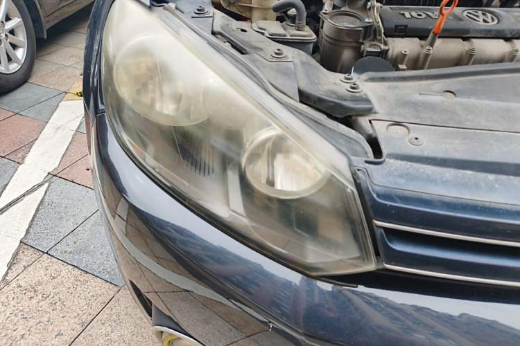 Used Volkswagen Golf 2011 1.6L Automatic Comfort Model Right Front Headlight