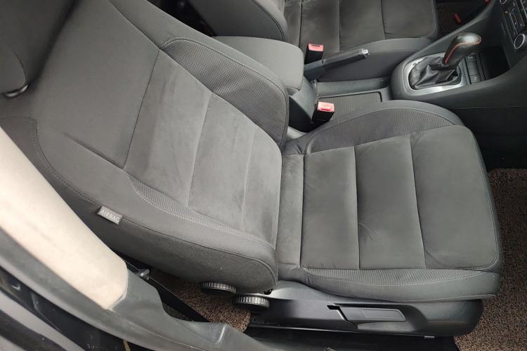 Used Volkswagen Golf 2011 1.4 TSI Comfort Travel Edition Right Front Seat