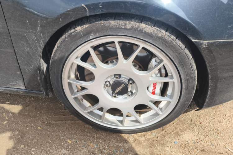 Used Volkswagen Golf 2011 1.4 TSI Comfort Travel Edition Right Front Wheel Hub