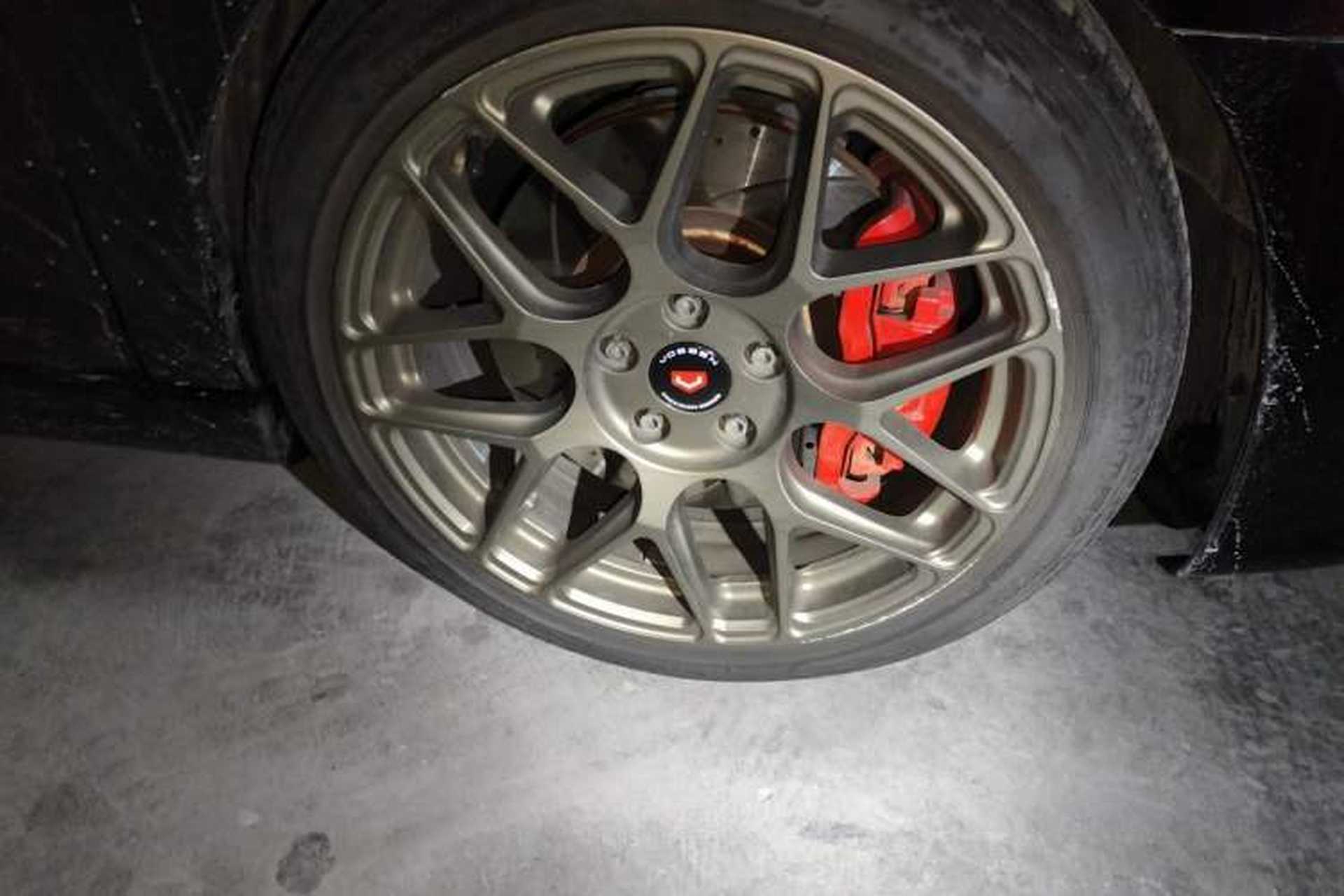 Used Volkswagen Golf 2011 2.0 TSI R Right Front Wheel Hub