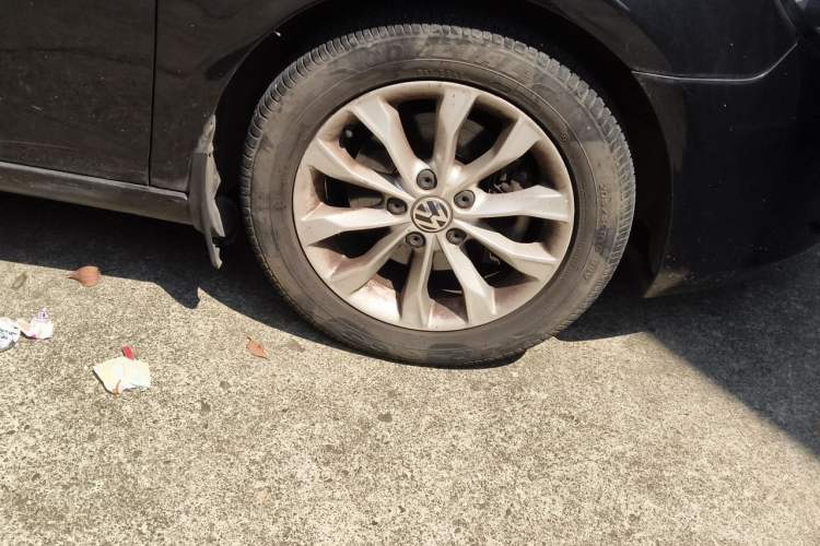 Used Volkswagen Golf 2011 1.4 TSI Automatic Comfort Model Right Front Wheel Hub
