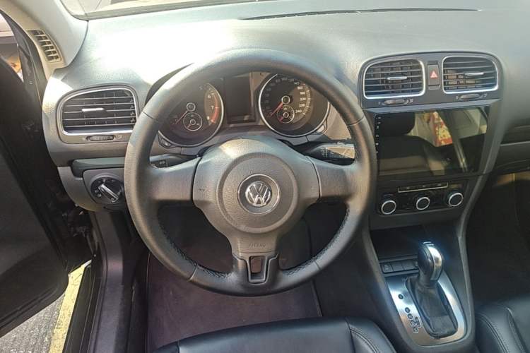 Used Volkswagen Golf 2011 1.6L Automatic Comfort Model Steering Wheel