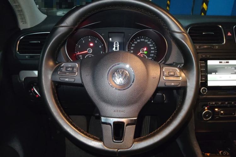 Used Volkswagen Golf 2011 1.4 TSI Automatic Luxury Edition Steering Wheel