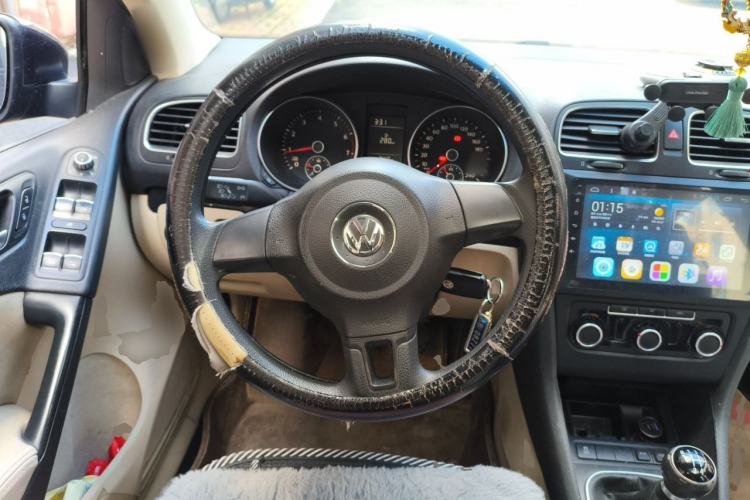 Used Volkswagen Golf 2011 1.6 Manual Comfort Model Steering Wheel