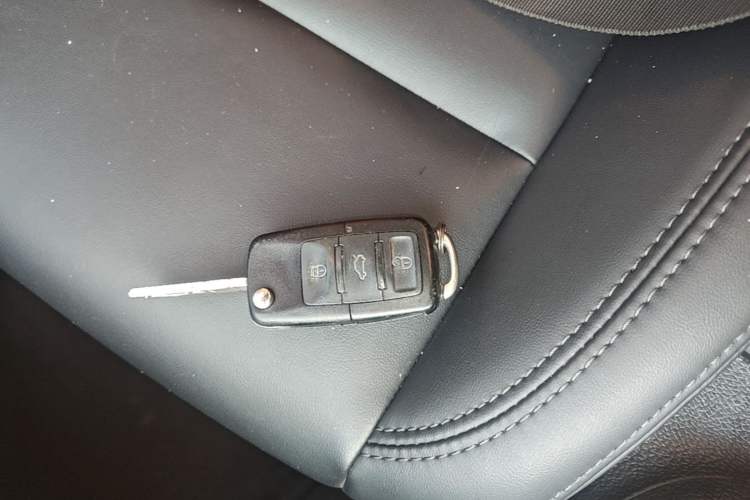 Used Volkswagen Golf 2011 1.6L Automatic Comfort Model Vehicle Key