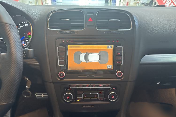 Used Volkswagen Golf 2011 2.0 TSI R Audio And AC Panel