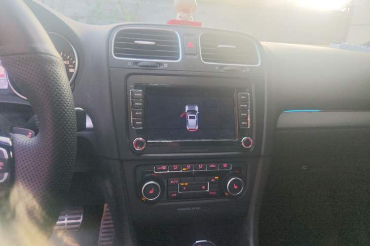 Used Volkswagen Golf 2011 2.0 TSI R Audio And AC Panel