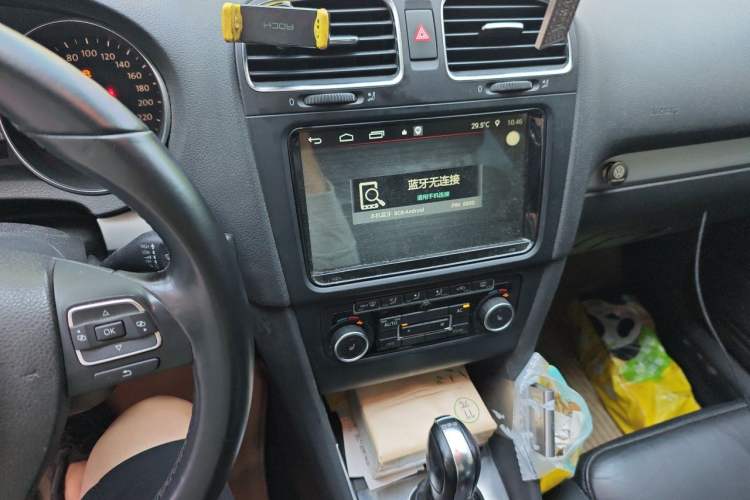 Used Volkswagen Golf 2011 1.4 TSI Automatic Luxury Edition Audio And AC Panel