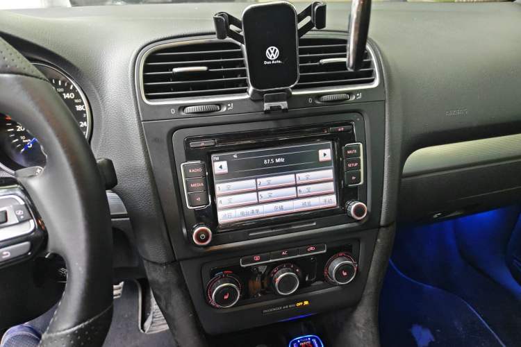 Used Volkswagen Golf 2011 2.0 TSI R Audio And AC Panel