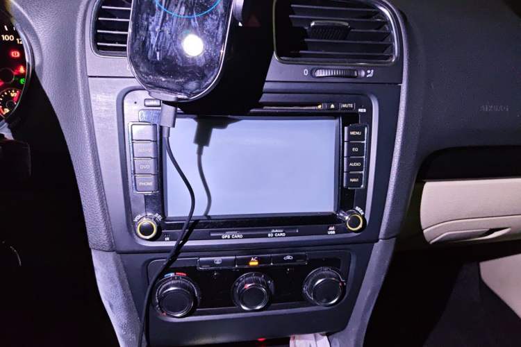 Used Volkswagen Golf 2011 1.6L Automatic Comfort Model Audio And AC Panel