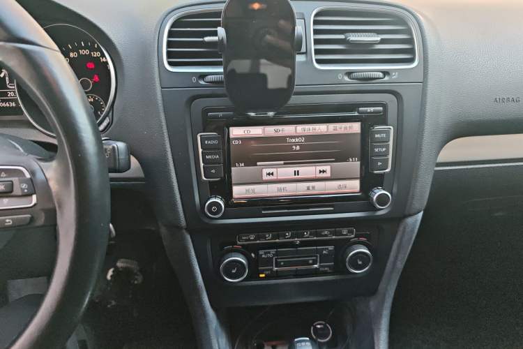 Used Volkswagen Golf 2011 1.4 TSI Automatic Luxury Edition Audio And AC Panel