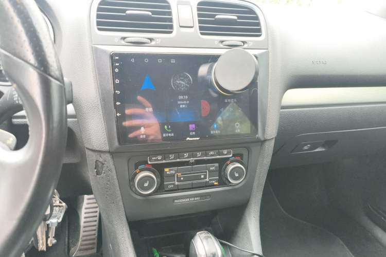 Used Volkswagen Golf 2011 2.0 TSI R Audio And AC Panel