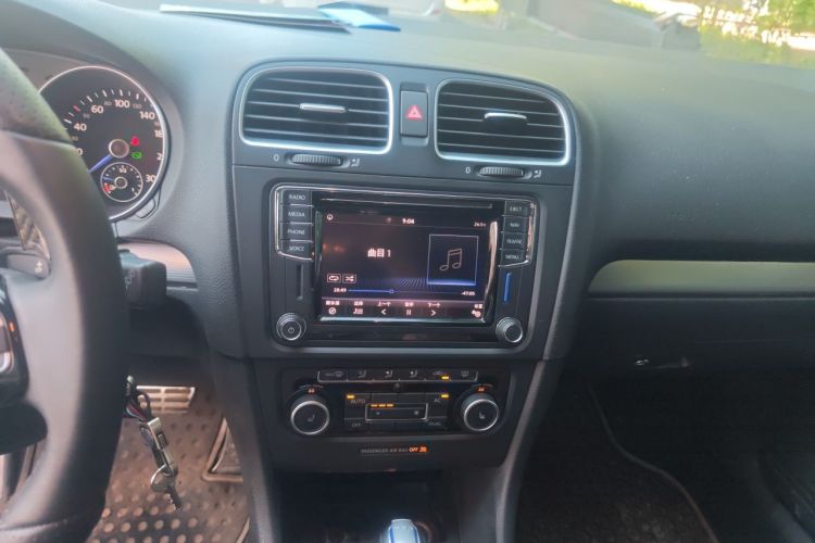 Used Volkswagen Golf 2011 2.0 TSI R Audio And AC Panel