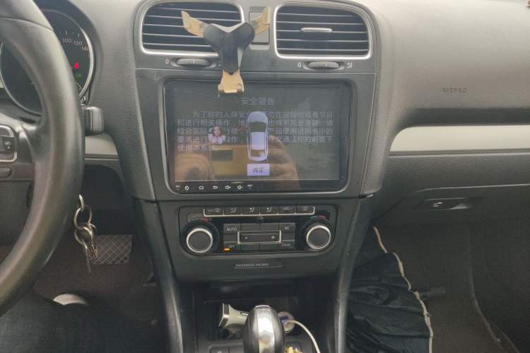 Used Volkswagen Golf 2011 1.4 TSI Comfort Travel Edition Audio And AC Panel