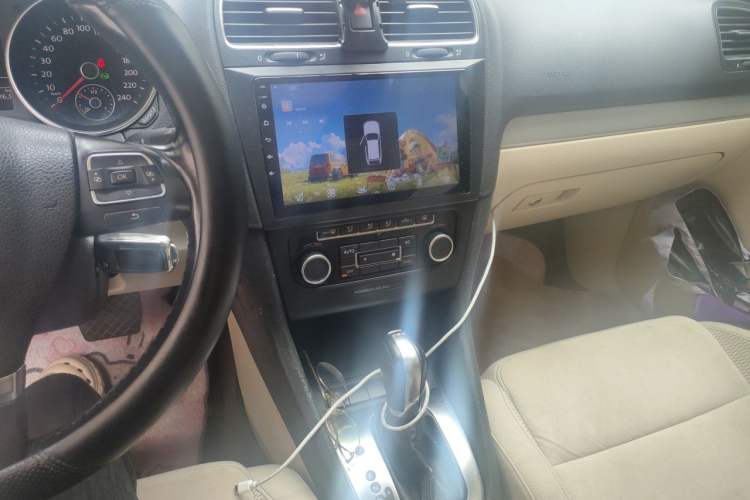Used Volkswagen Golf 2011 1.4 TSI Comfort Travel Edition Audio And AC Panel