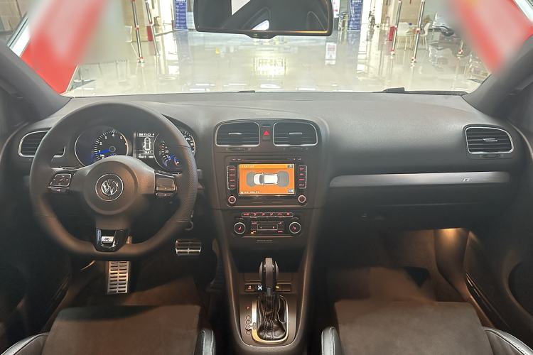 Used Volkswagen Golf 2011 2.0 TSI R Center Console