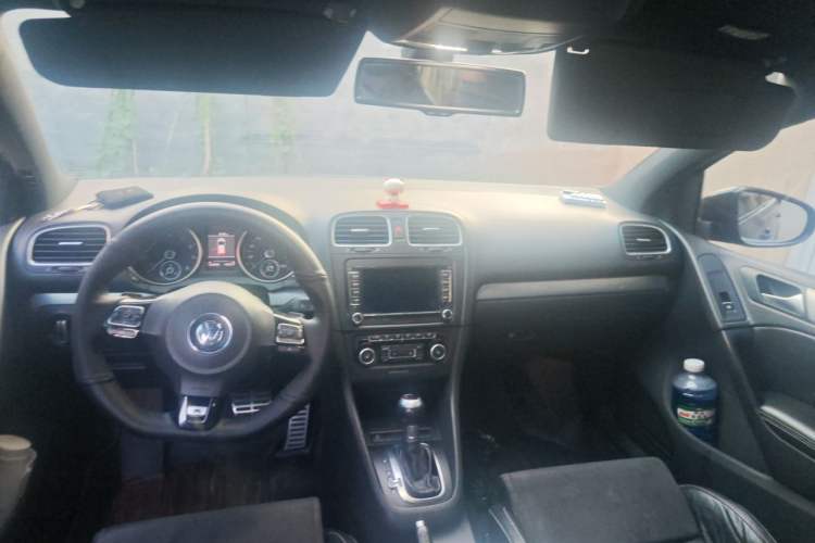 Used Volkswagen Golf 2011 2.0 TSI R Center Console