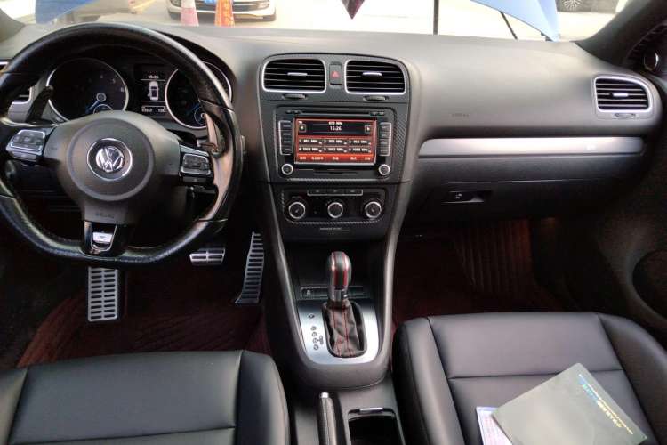 Used Volkswagen Golf 2011 2.0 TSI R Center Console