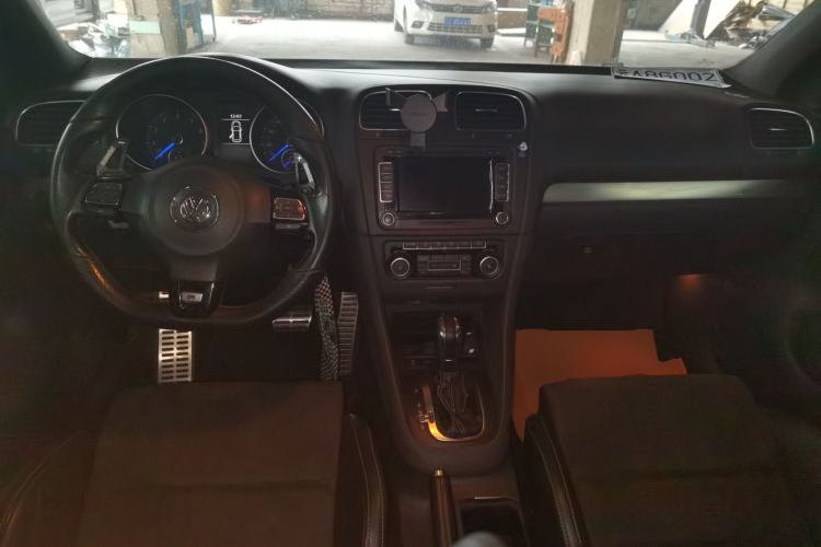 Used Volkswagen Golf 2011 2.0 TSI R Center Console