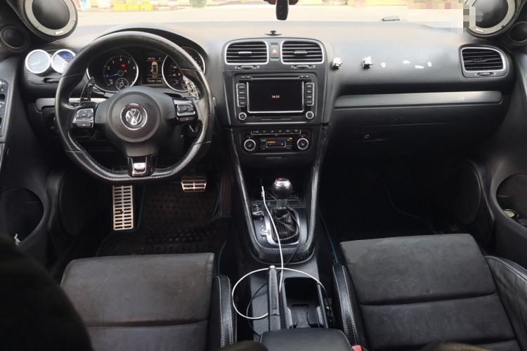 Used Volkswagen Golf 2011 2.0 TSI R Center Console
