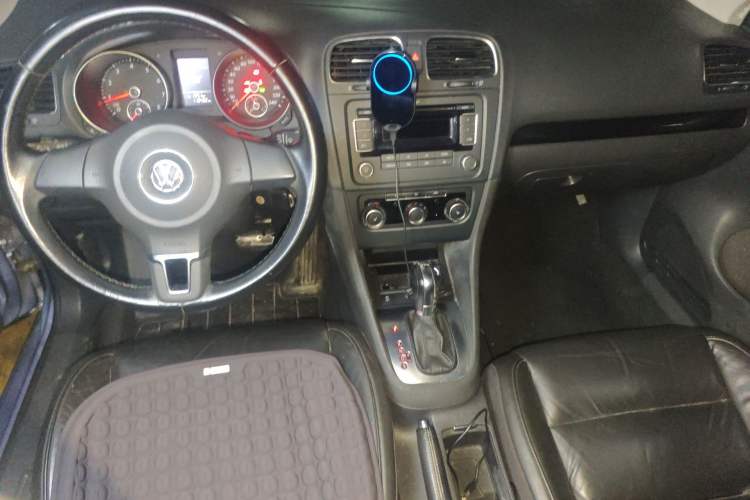 Used Volkswagen Golf 2011 1.4 TSI Automatic Comfort Model Center Console