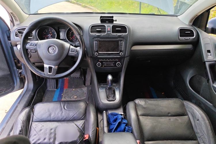 Used Volkswagen Golf 2011 1.4 TSI Automatic Luxury Edition Center Console