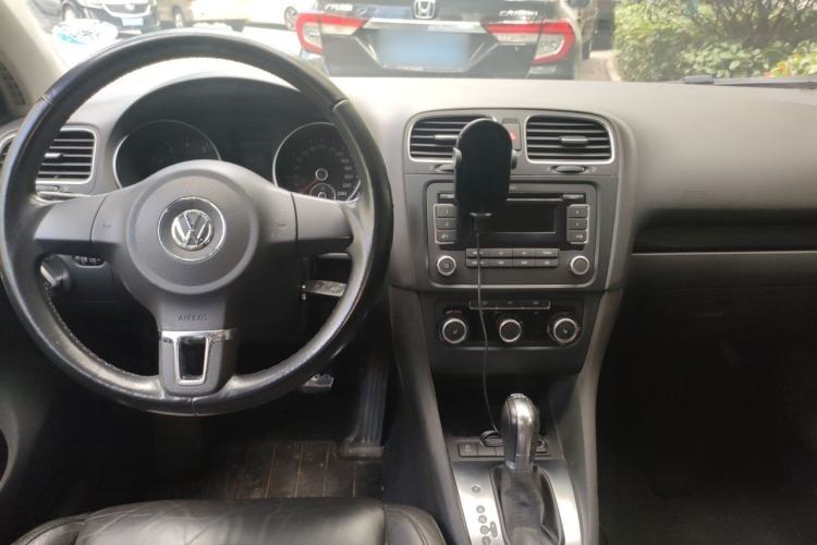 Used Volkswagen Golf 2011 1.4 TSI Automatic Comfort Model Center Console