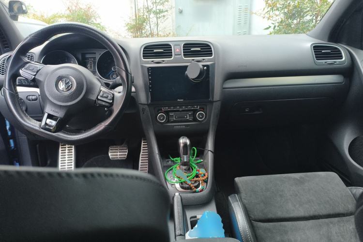 Used Volkswagen Golf 2011 2.0 TSI R Center Console