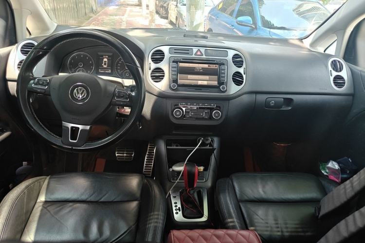 Used Volkswagen Golf 2011 1.4TSI Cross Golf Center Console