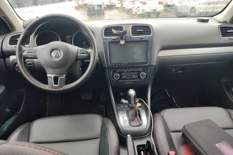 Used Volkswagen Golf 2011 1.4 TSI Comfort Travel Edition Center Console