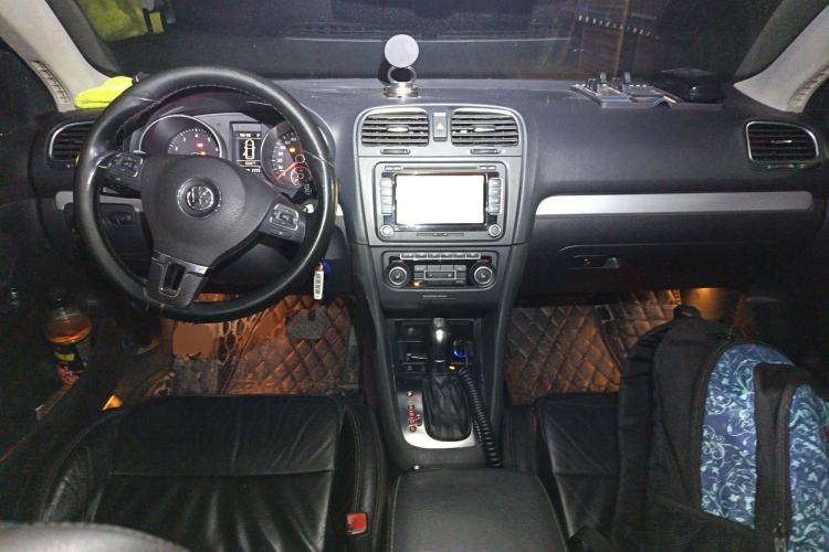 Used Volkswagen Golf 2011 1.4 TSI Luxury Touring Edition Center Console