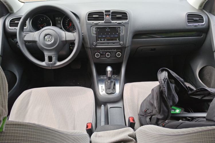 Used Volkswagen Golf 2011 1.4 TSI Automatic Comfort Model Center Console