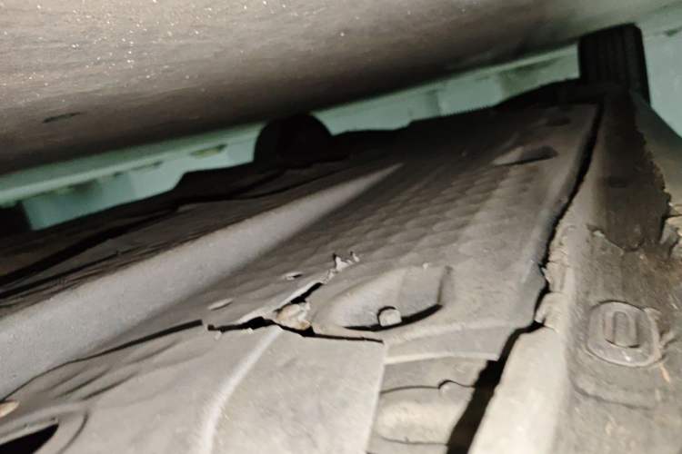 Used Volkswagen Golf 2011 1.6L Automatic Comfort Model Chassis Front Right